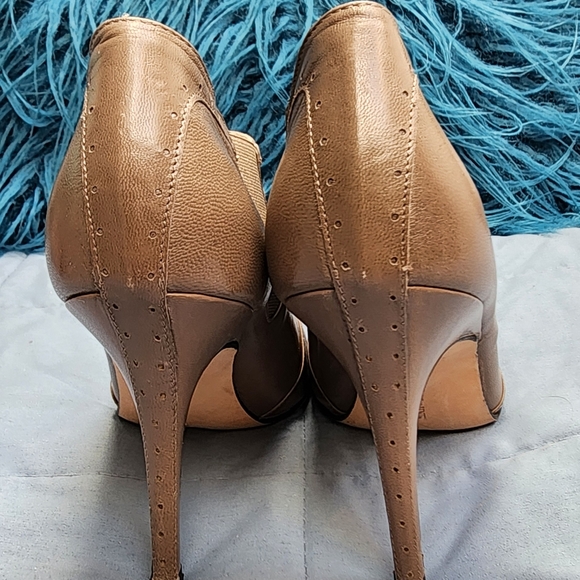 Manolo Blahnik Taupe Leather Booties Size 36.5 - Picture 8 of 10